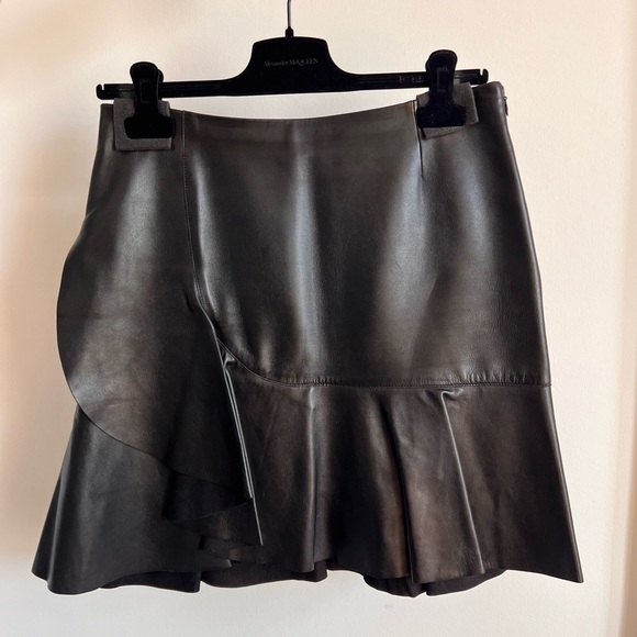 Alexander McQueen leather ruffle skirt - Picture 2 of 11